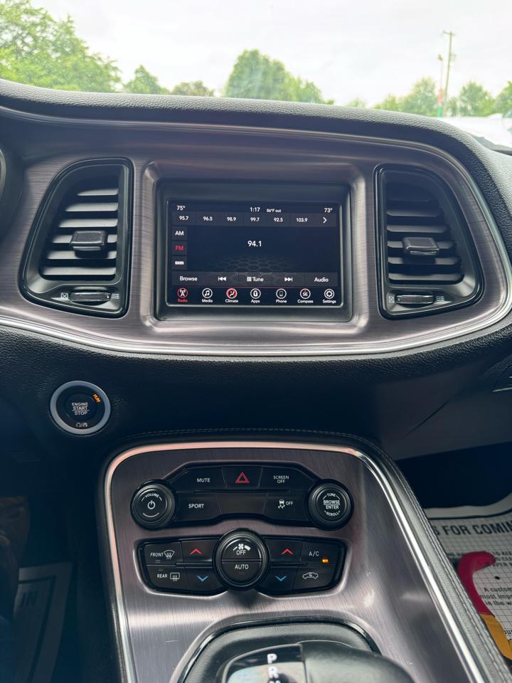 Dodge Challenger SXT RWD 2018