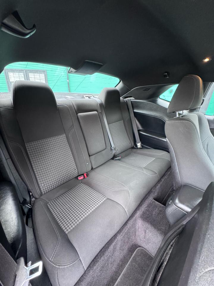 Dodge Challenger SXT RWD 2018