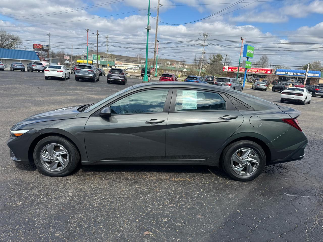 Hyundai Elantra SE IVT 2024