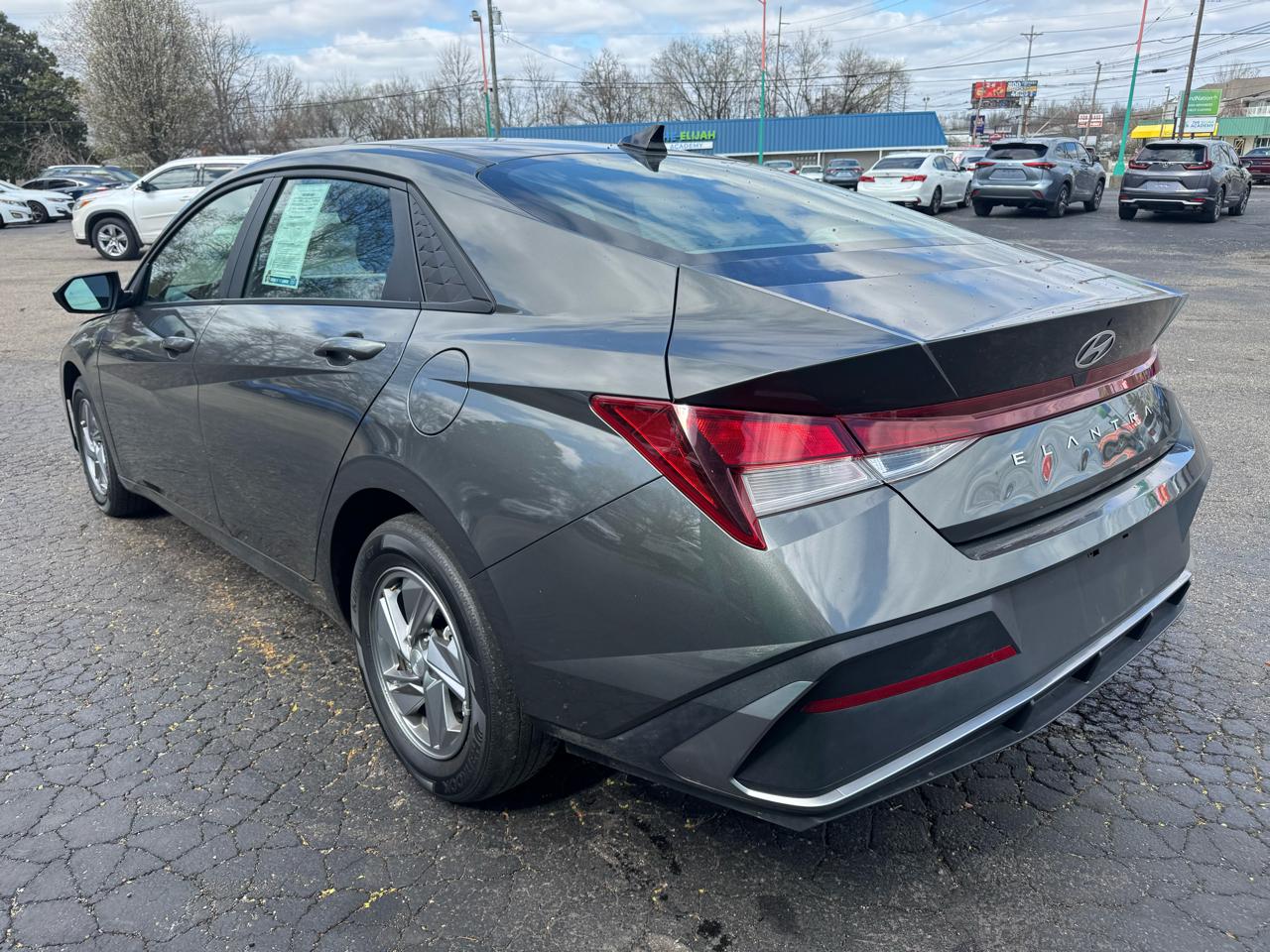 Hyundai Elantra SE IVT 2024