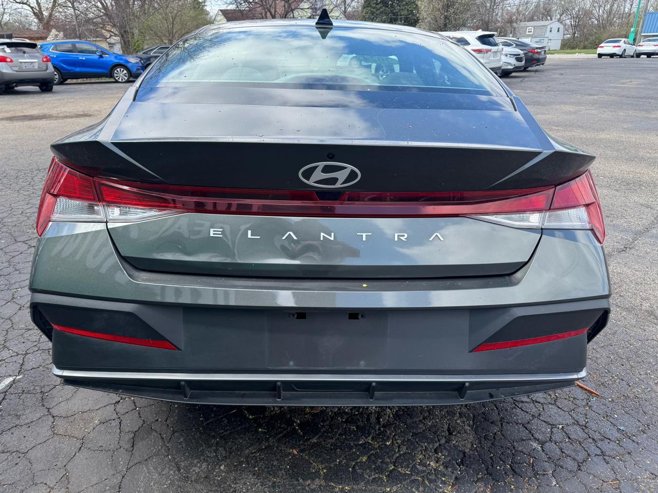 Hyundai Elantra SE IVT 2024