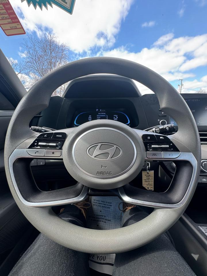 Hyundai Elantra SE IVT 2024