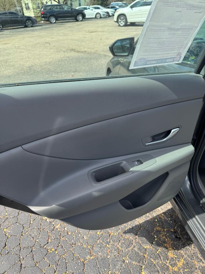 Hyundai Elantra SE IVT 2024