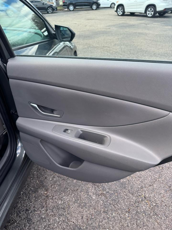 Hyundai Elantra SE IVT 2024