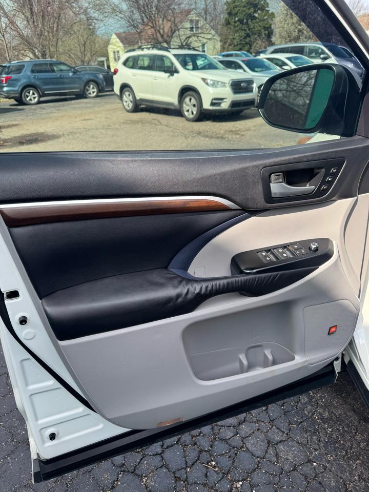 Toyota Highlander AWD 4dr V6 Limited (Natl) 2016