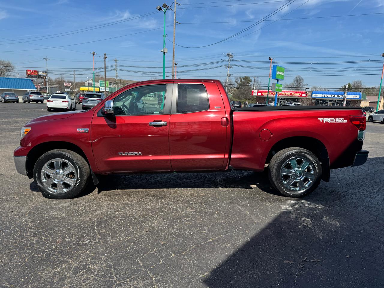 Toyota Tundra 4WD Truck Dbl 5.7L FFV V8 6-Spd AT (Natl) 2010