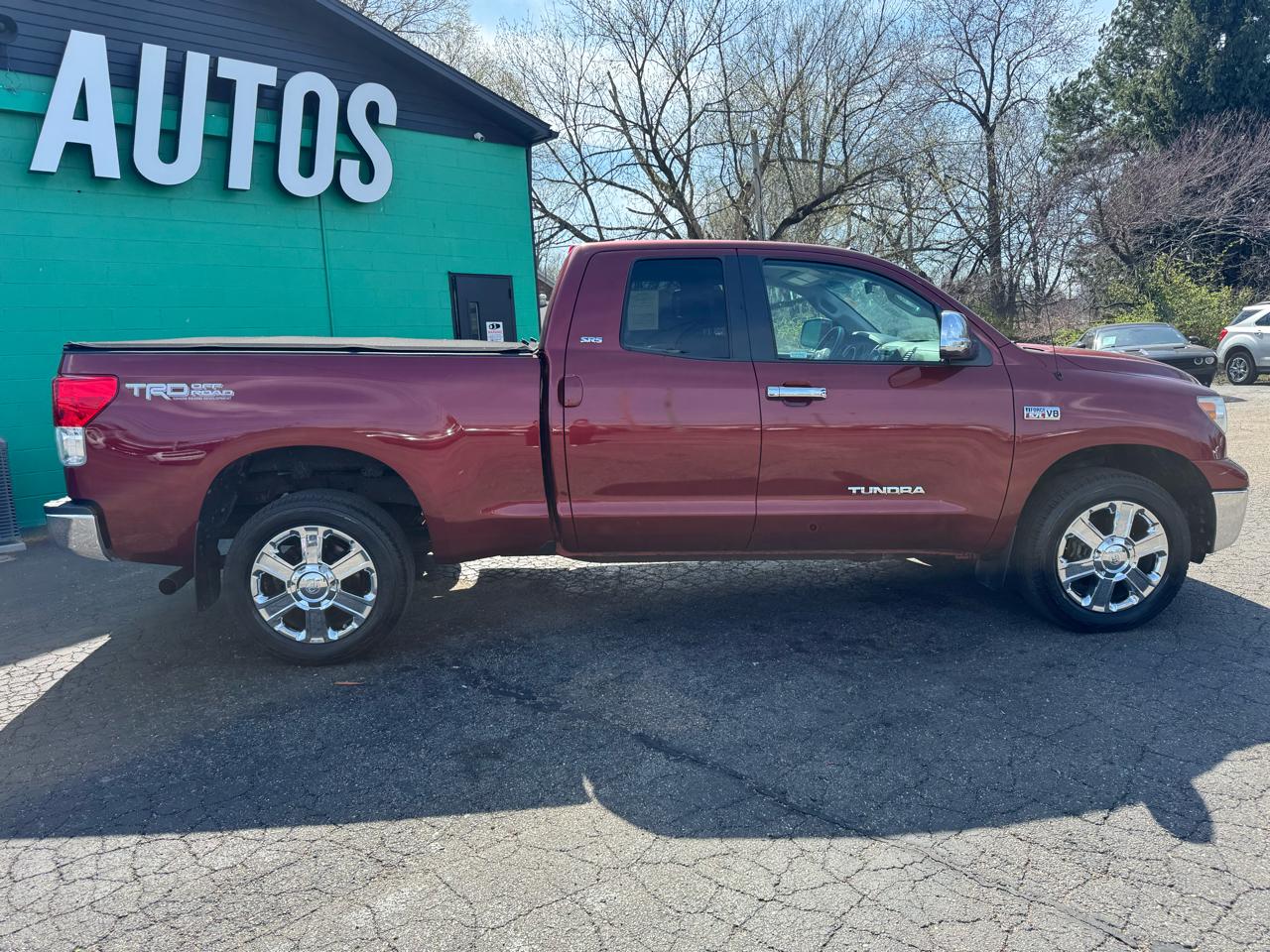 Toyota Tundra 4WD Truck Dbl 5.7L FFV V8 6-Spd AT (Natl) 2010