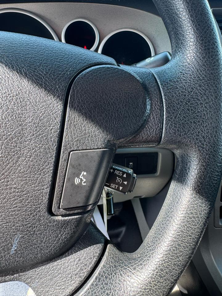 Toyota Tundra 4WD Truck Dbl 5.7L FFV V8 6-Spd AT (Natl) 2010