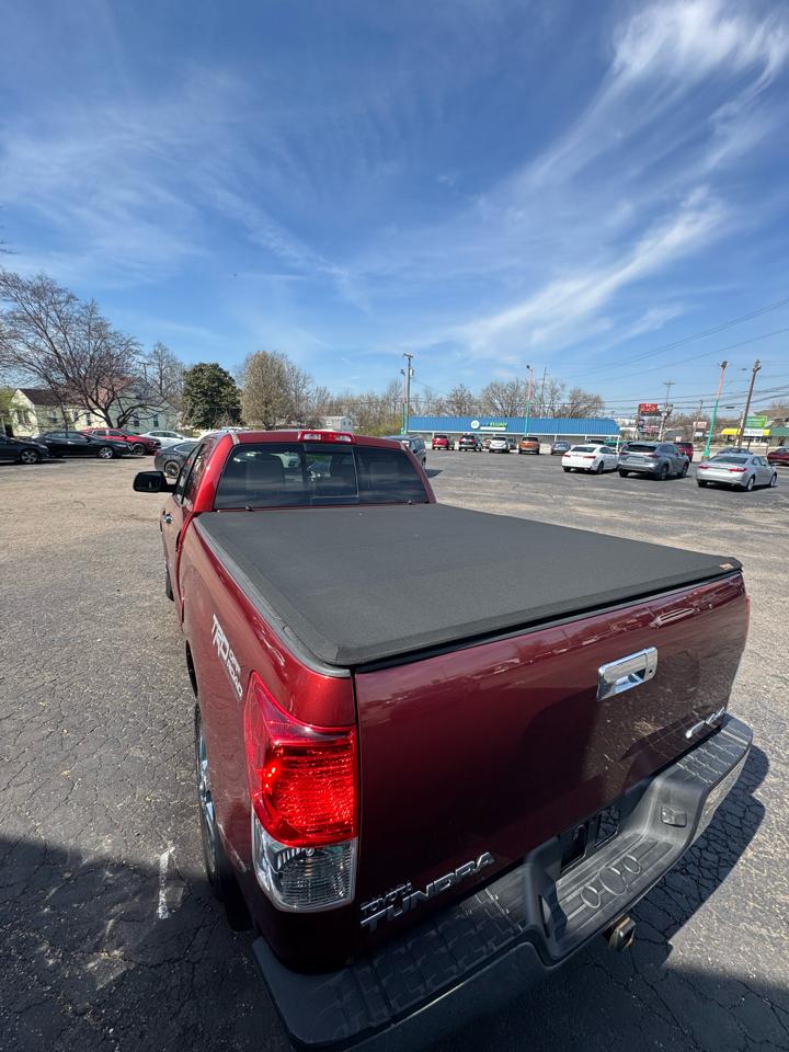 Toyota Tundra 4WD Truck Dbl 5.7L FFV V8 6-Spd AT (Natl) 2010