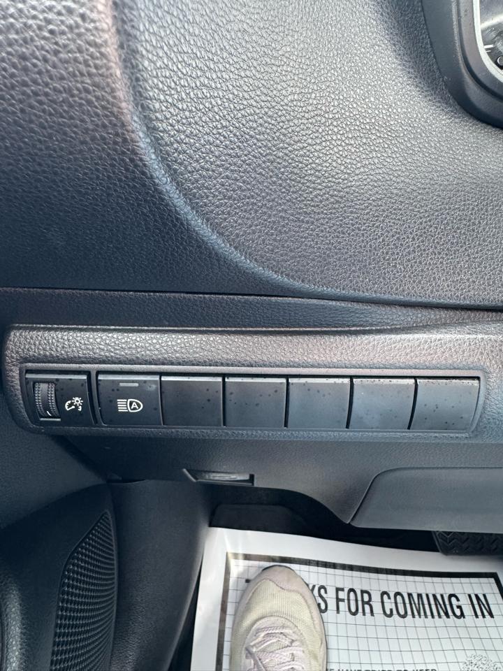 Toyota Corolla LE CVT (Natl) 2025