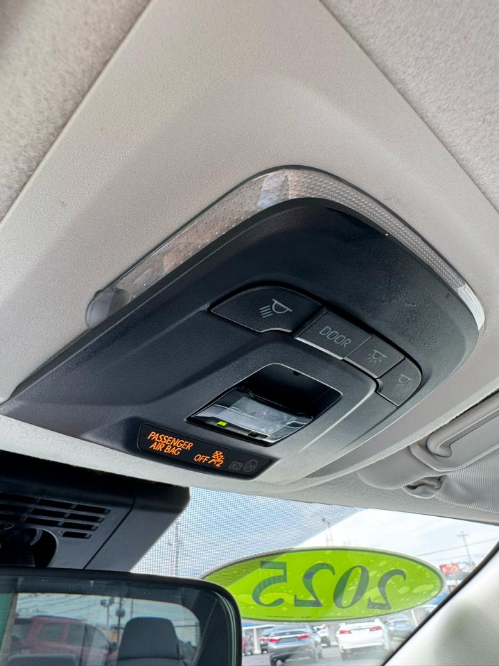 Toyota Corolla LE CVT (Natl) 2025