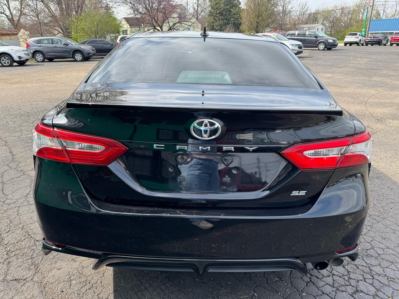 Toyota Camry SE Auto (Natl) 2020