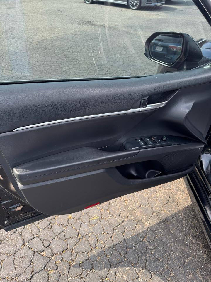 Toyota Camry SE Auto (Natl) 2020