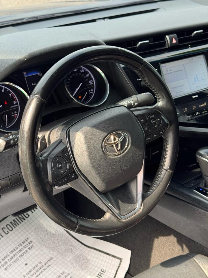 Toyota Camry SE Auto (Natl) 2020