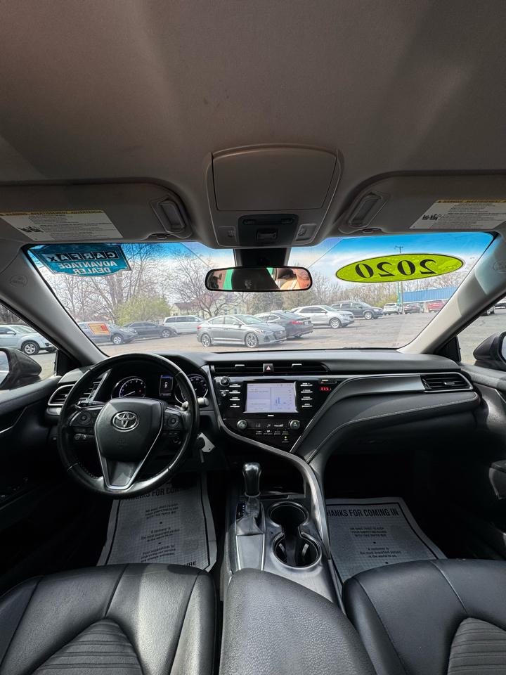 Toyota Camry SE Auto (Natl) 2020