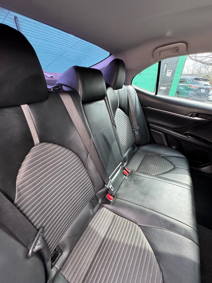 Toyota Camry SE Auto (Natl) 2020