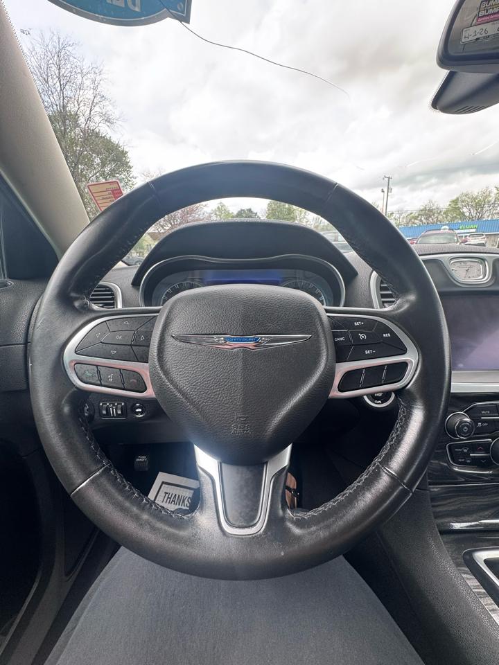 Chrysler 300 Touring L RWD 2022