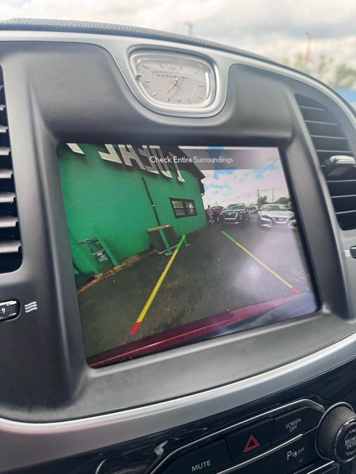Chrysler 300 Touring L RWD 2022