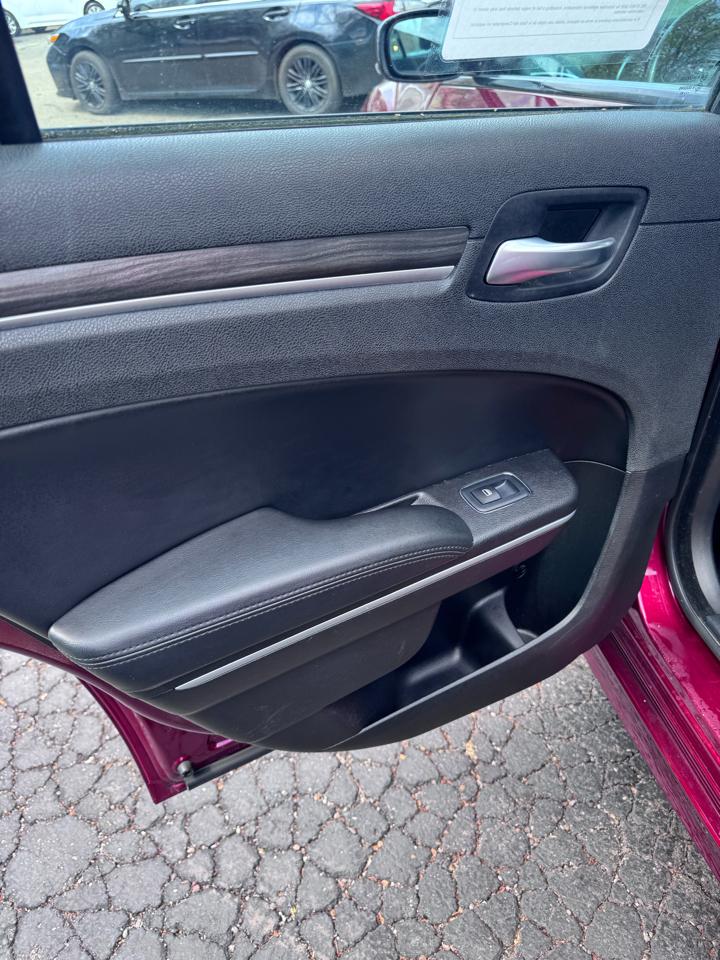 Chrysler 300 Touring L RWD 2022