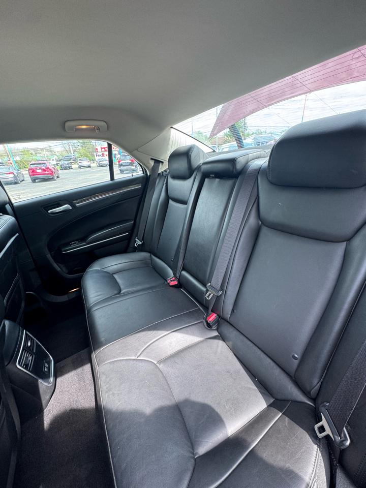 Chrysler 300 Touring L RWD 2022