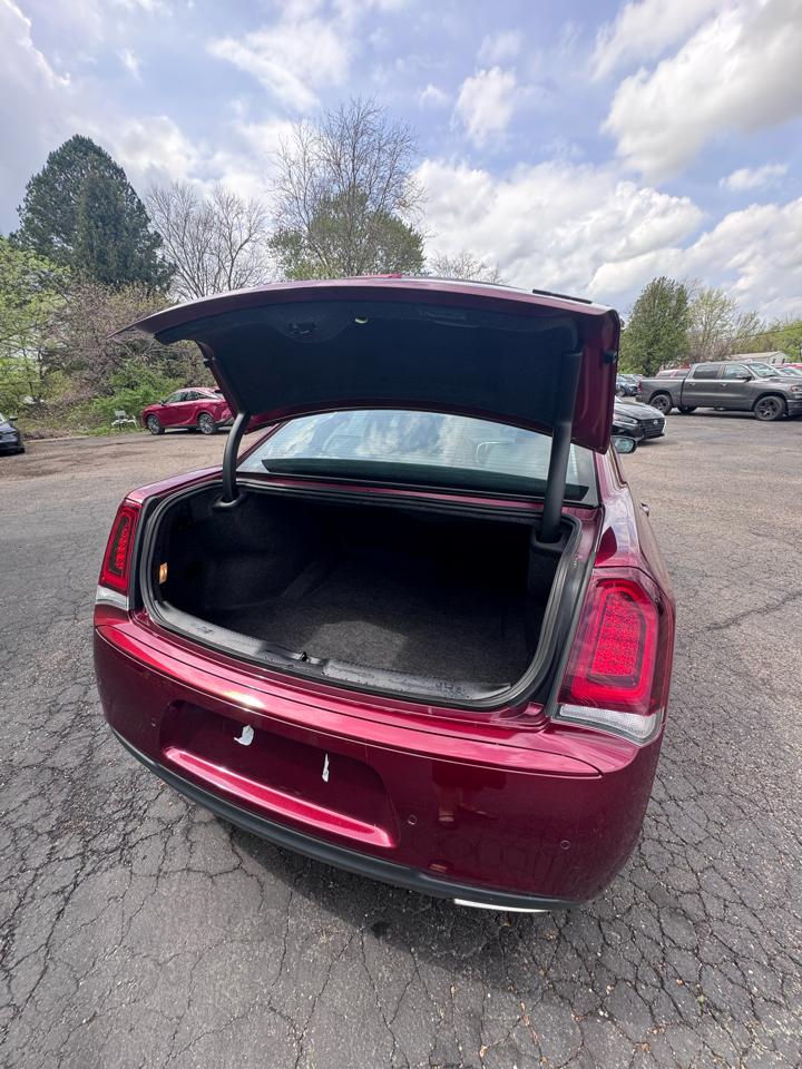 Chrysler 300 Touring L RWD 2022