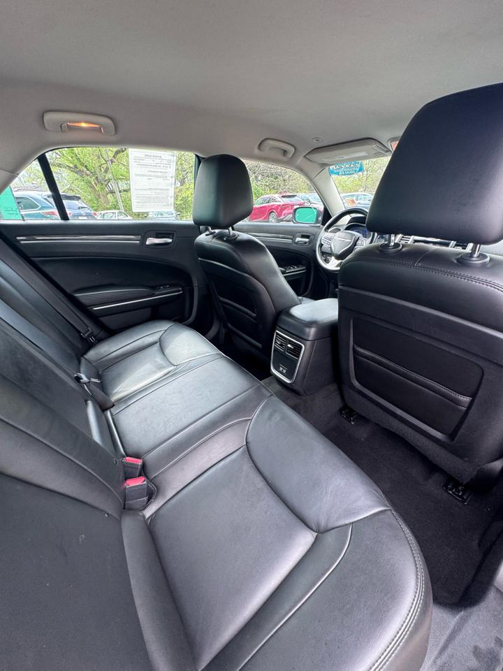 Chrysler 300 Touring L RWD 2022