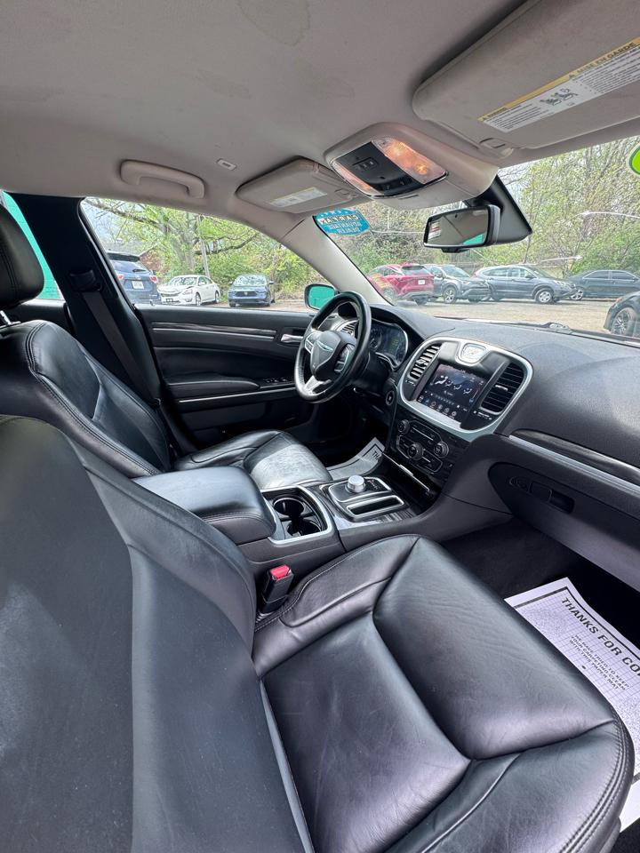 Chrysler 300 Touring L RWD 2022