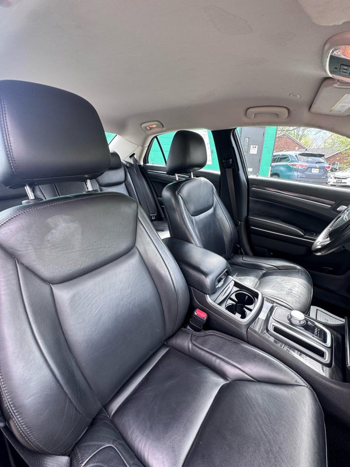 Chrysler 300 Touring L RWD 2022