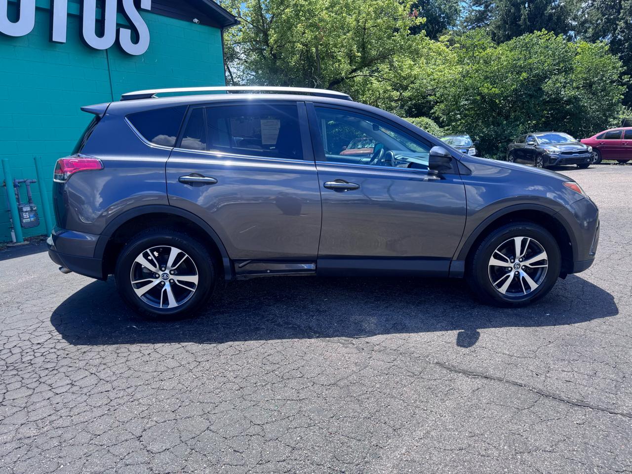 Toyota RAV4 Adventure AWD (Natl) 2018