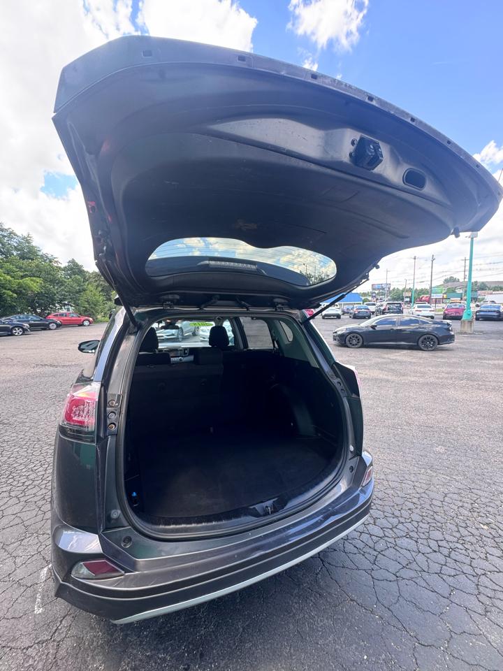Toyota RAV4 Adventure AWD (Natl) 2018