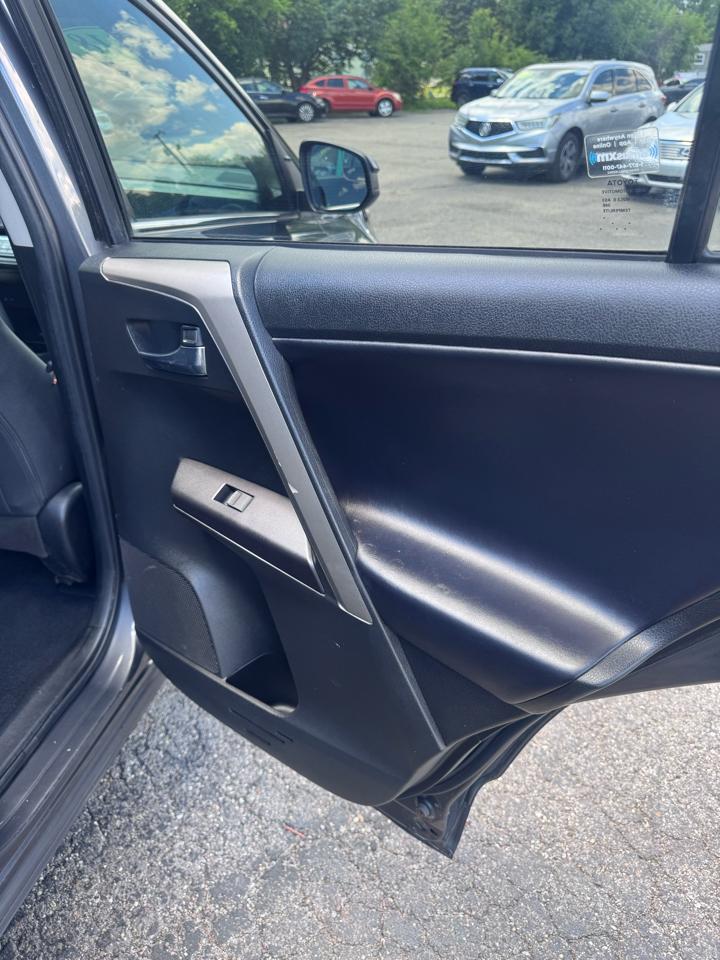 Toyota RAV4 Adventure AWD (Natl) 2018