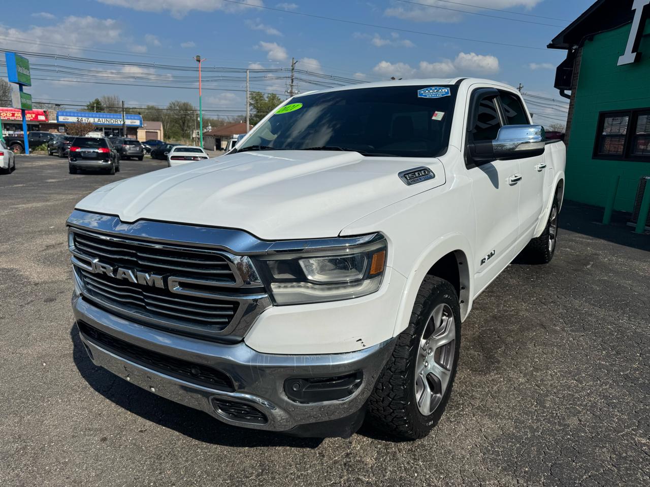 RAM 1500 Laramie 4x4 Crew Cab 5'7" Box 2021