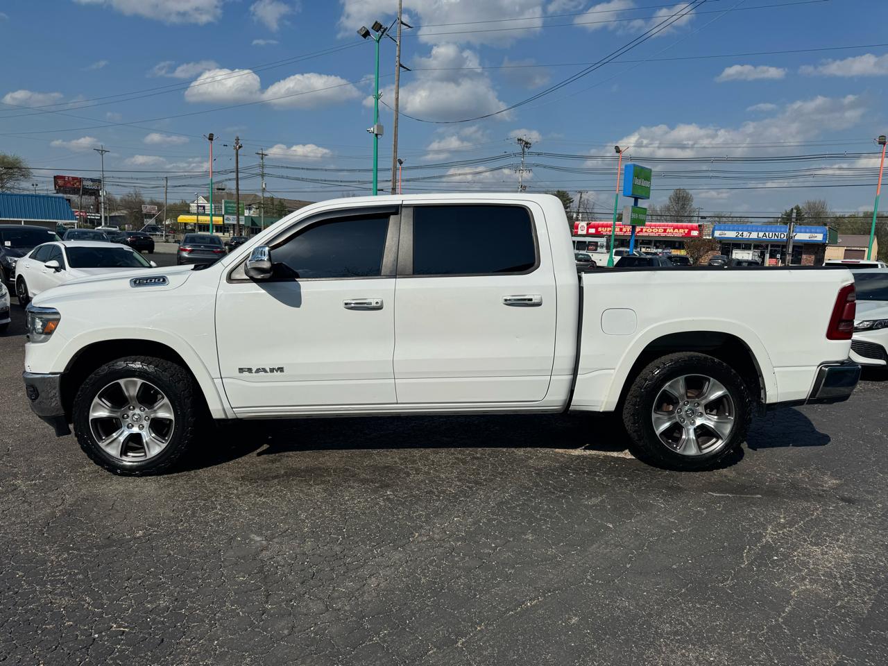 RAM 1500 Laramie 4x4 Crew Cab 5'7" Box 2021