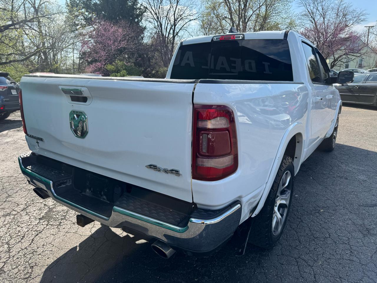 RAM 1500 Laramie 4x4 Crew Cab 5'7" Box 2021