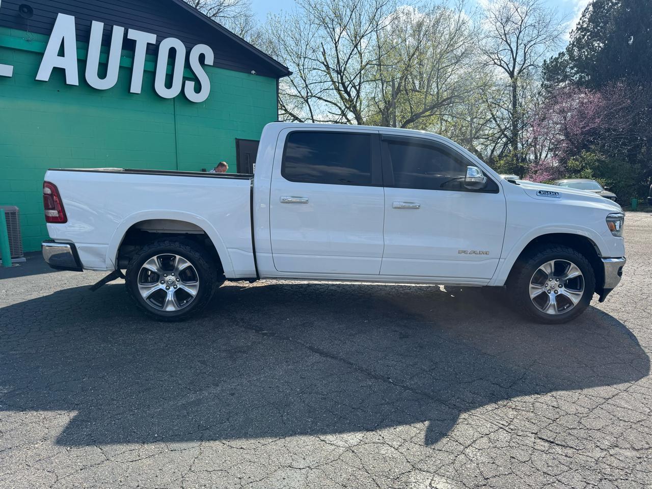 RAM 1500 Laramie 4x4 Crew Cab 5'7" Box 2021