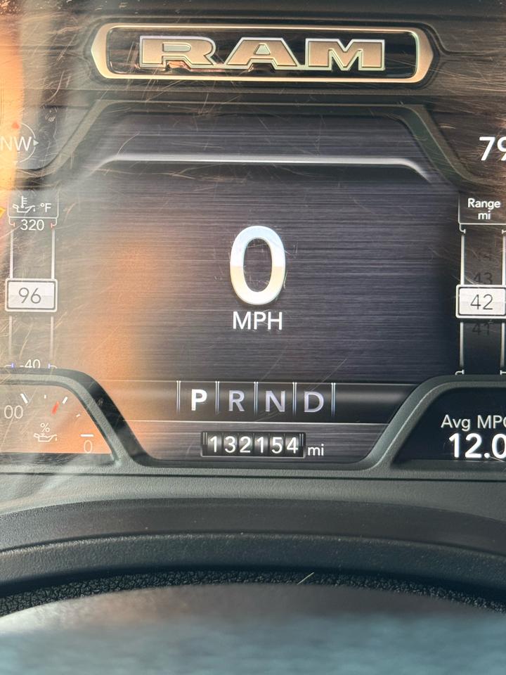 RAM 1500 Laramie 4x4 Crew Cab 5'7" Box 2021