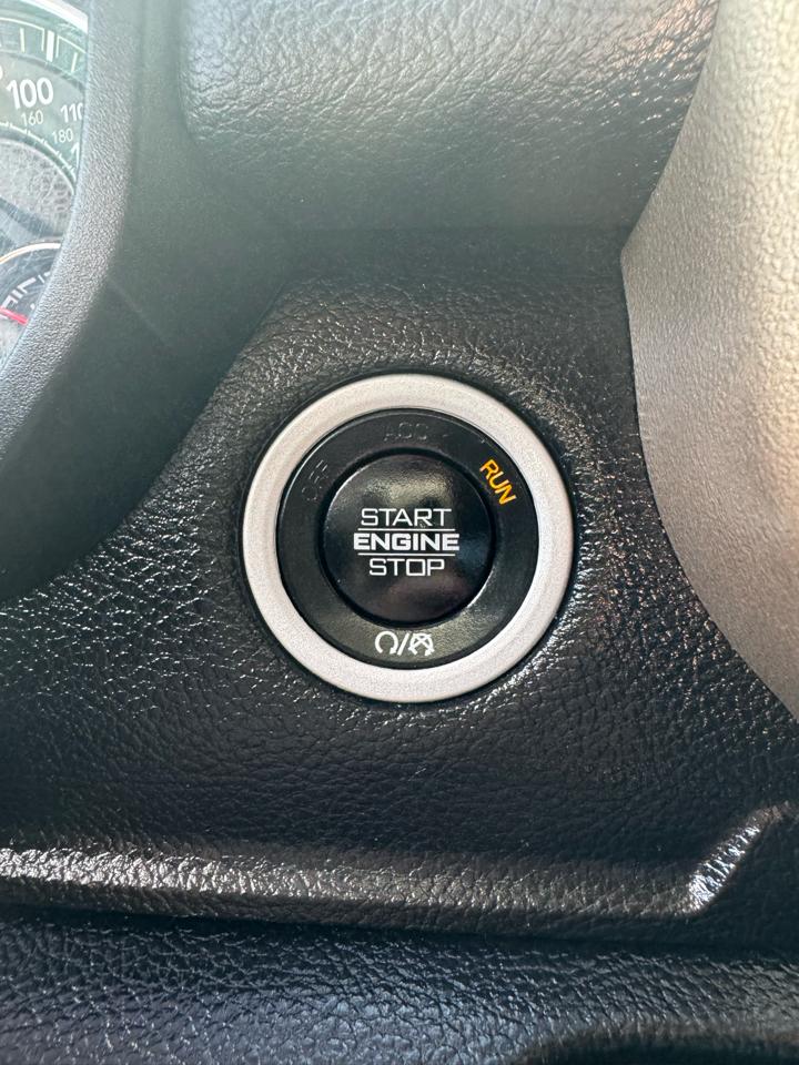 RAM 1500 Laramie 4x4 Crew Cab 5'7" Box 2021