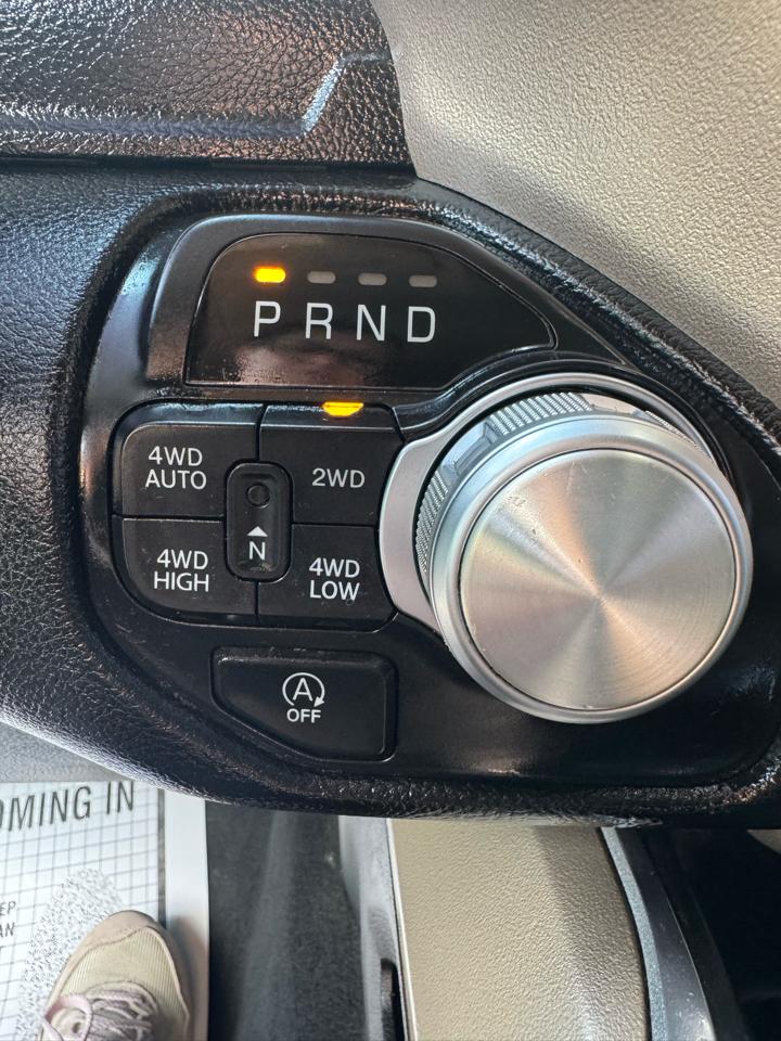 RAM 1500 Laramie 4x4 Crew Cab 5'7" Box 2021