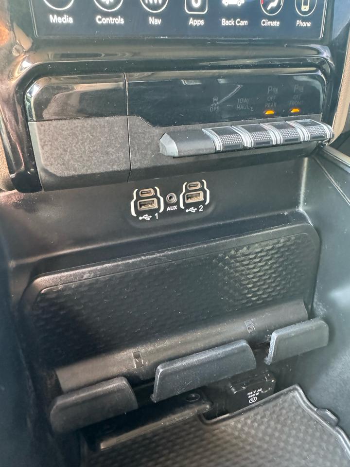 RAM 1500 Laramie 4x4 Crew Cab 5'7" Box 2021