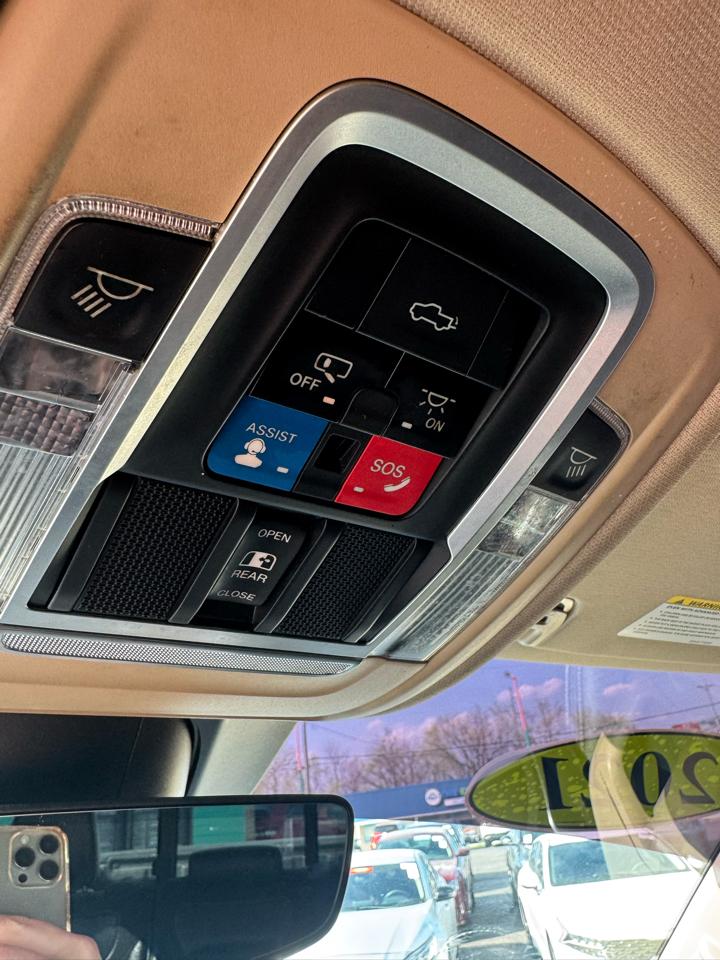 RAM 1500 Laramie 4x4 Crew Cab 5'7" Box 2021