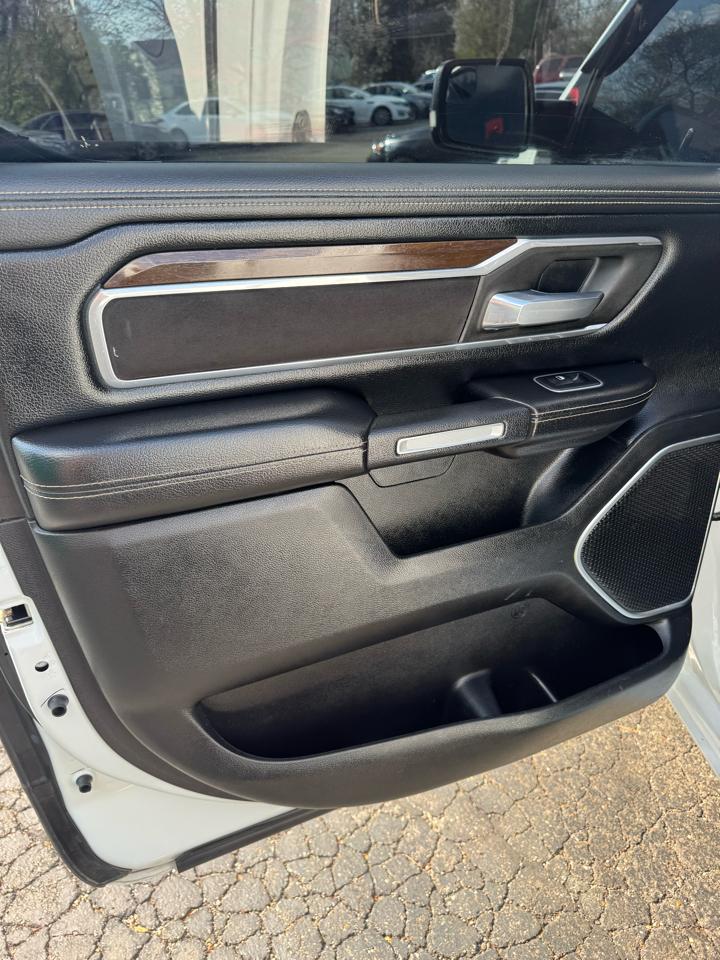 RAM 1500 Laramie 4x4 Crew Cab 5'7" Box 2021