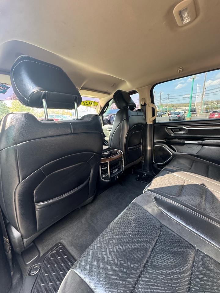 RAM 1500 Laramie 4x4 Crew Cab 5'7" Box 2021