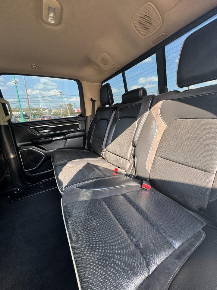 RAM 1500 Laramie 4x4 Crew Cab 5'7" Box 2021