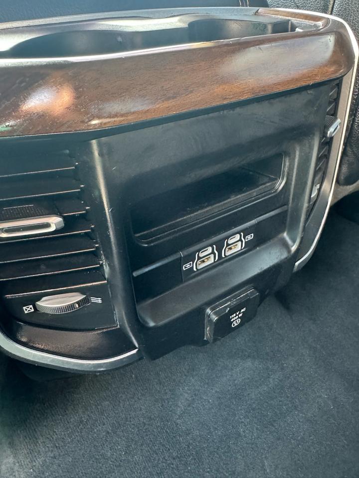 RAM 1500 Laramie 4x4 Crew Cab 5'7" Box 2021