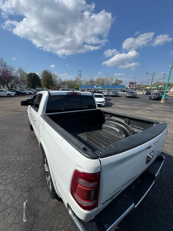 RAM 1500 Laramie 4x4 Crew Cab 5'7" Box 2021