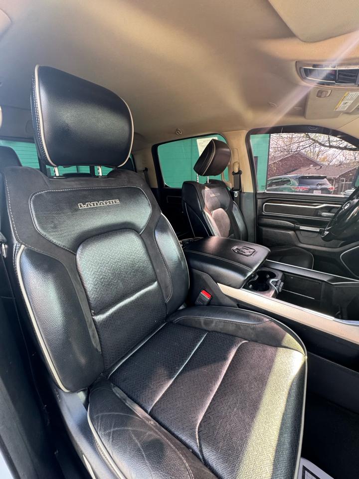 RAM 1500 Laramie 4x4 Crew Cab 5'7" Box 2021