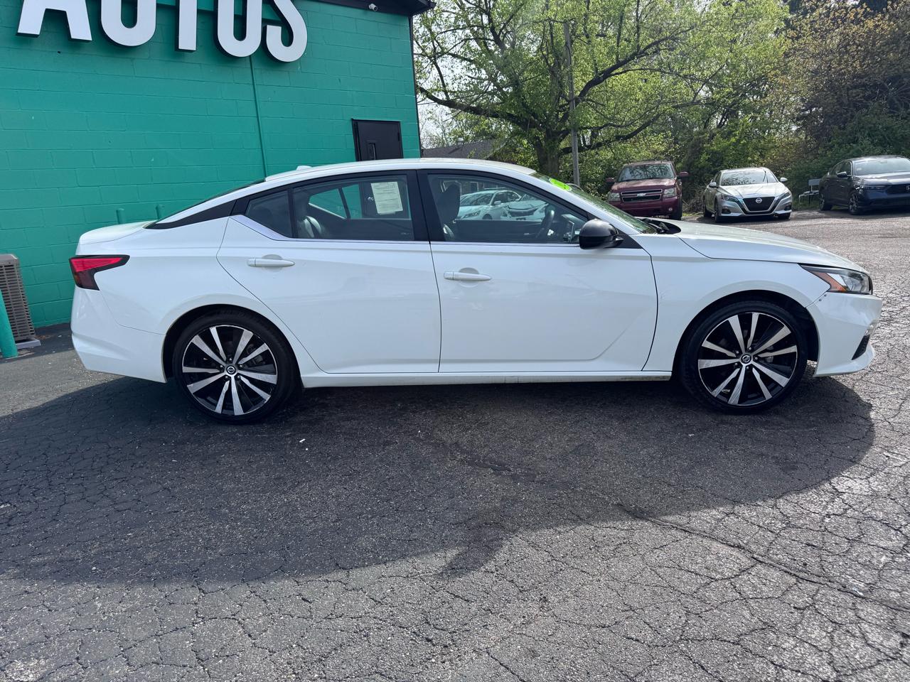 Nissan Altima 2.5 SR Sedan 2022