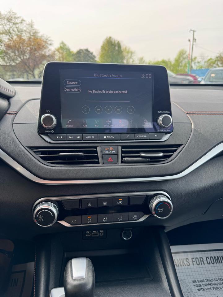 Nissan Altima 2.5 SR Sedan 2022