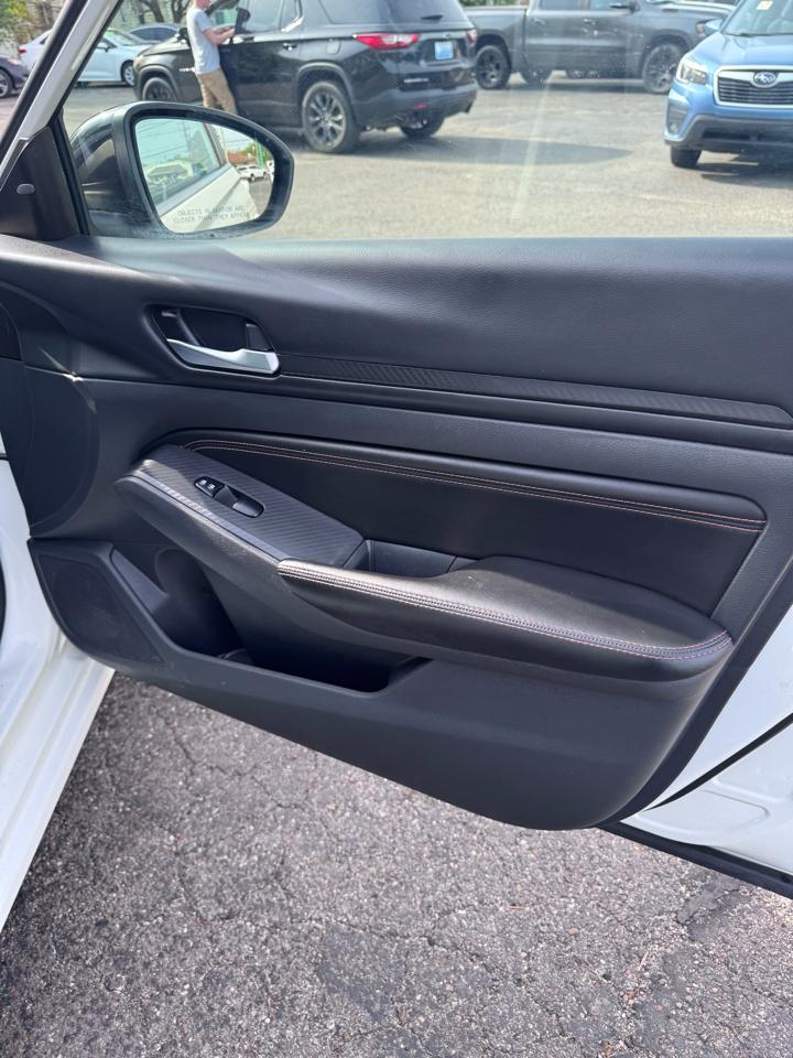 Nissan Altima 2.5 SR Sedan 2022