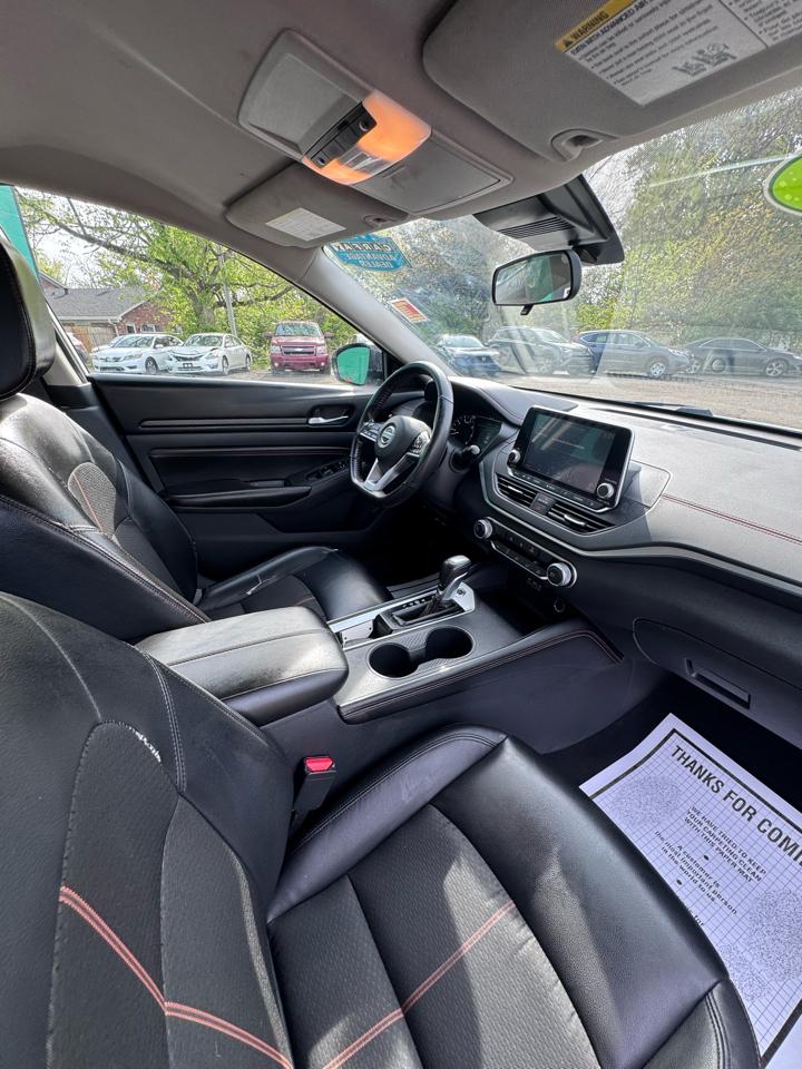 Nissan Altima 2.5 SR Sedan 2022
